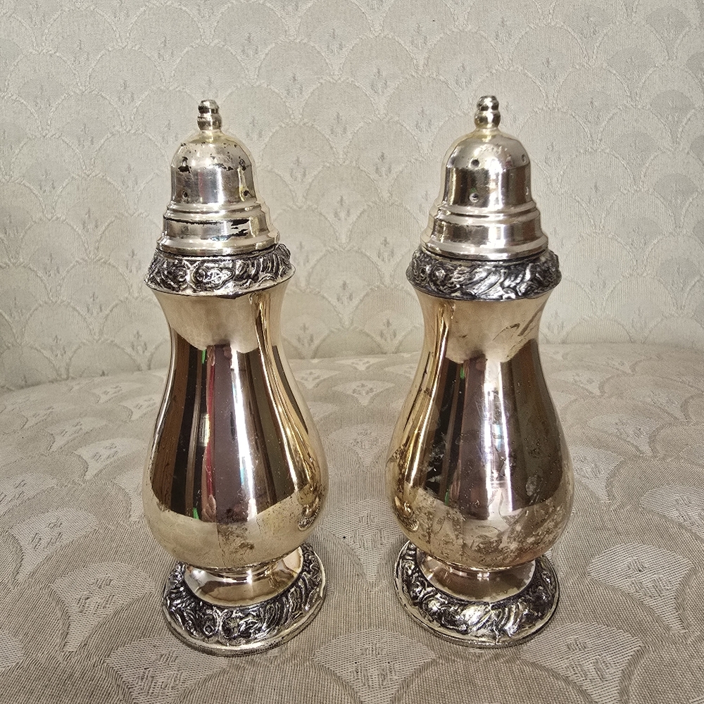 Vintage Oneida Community LTD Henley Silver plated Salt and Pepper Shakers
